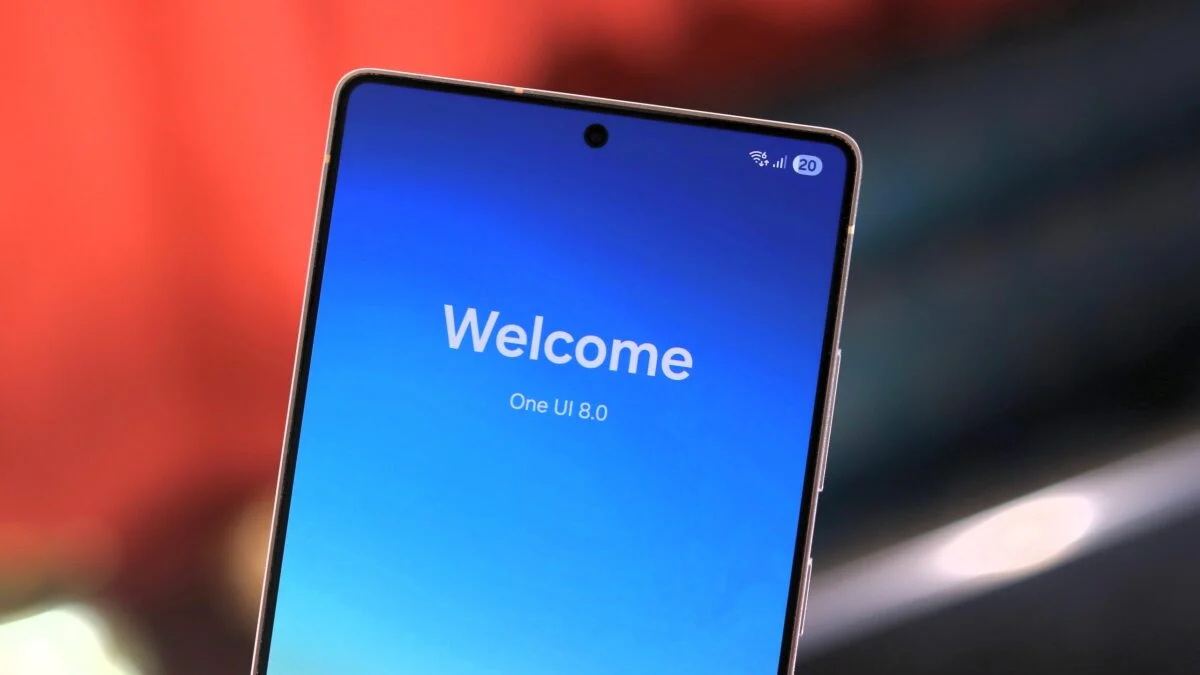 Galaxy S25 One UI 8 update going out to more users